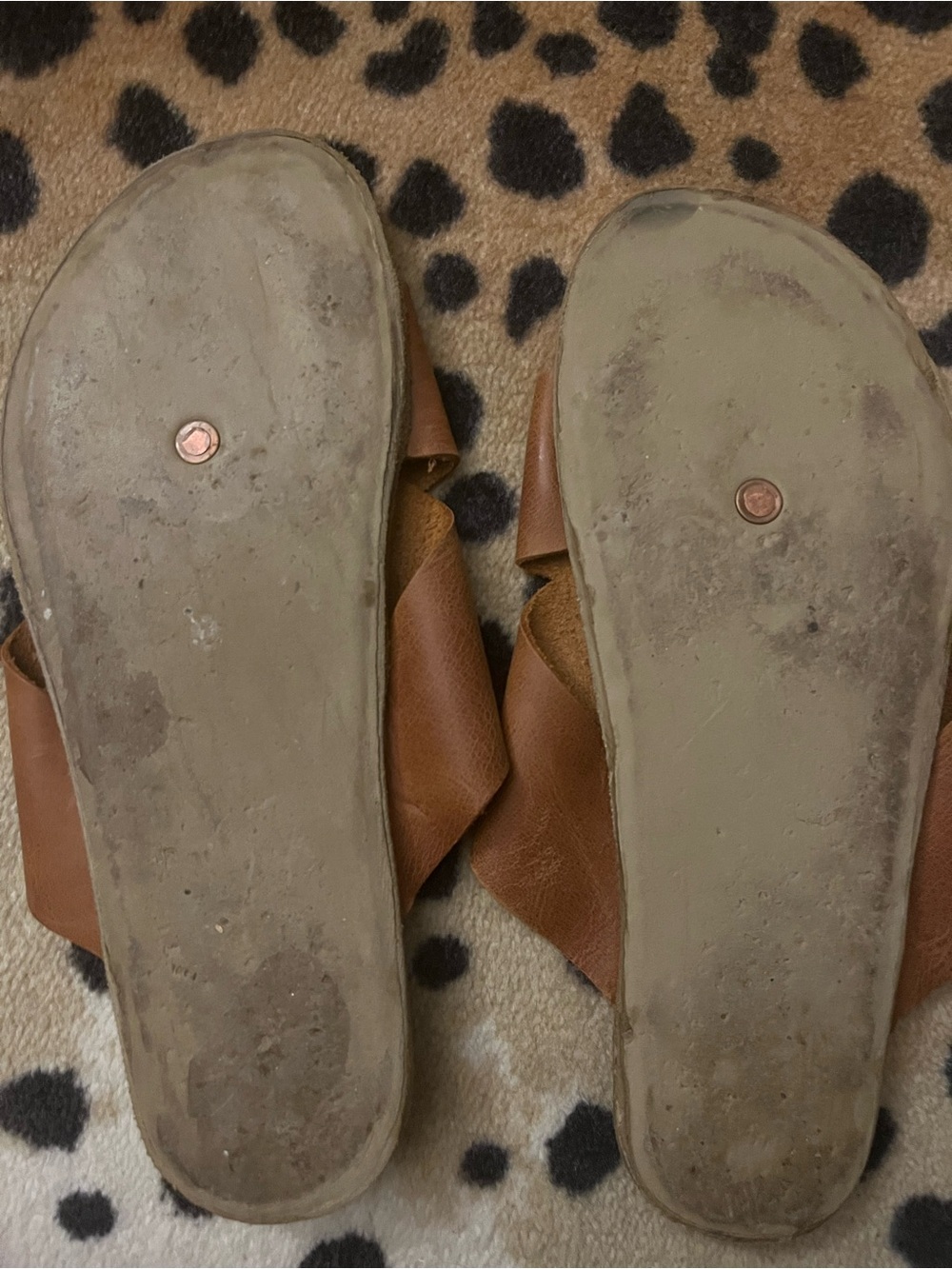 Earthing Harmony criss cross leather slipper sandal flats - Picture 2 of 4